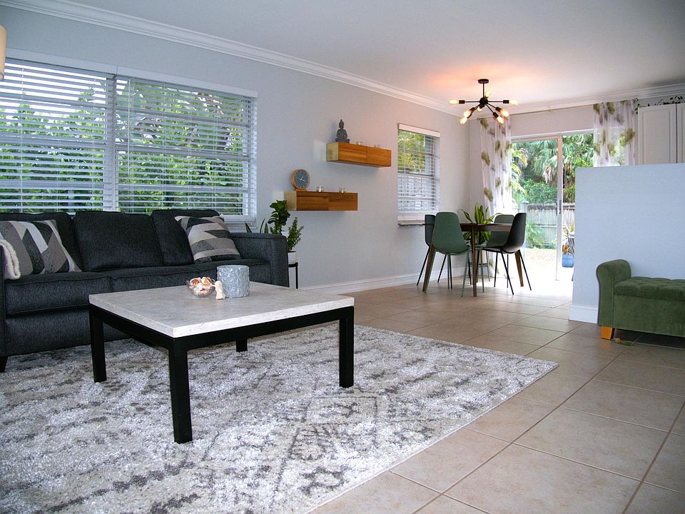 1st image of 2392 Poinciana Dr