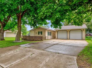 110 N 6th Ave E, Truman, MN 56088