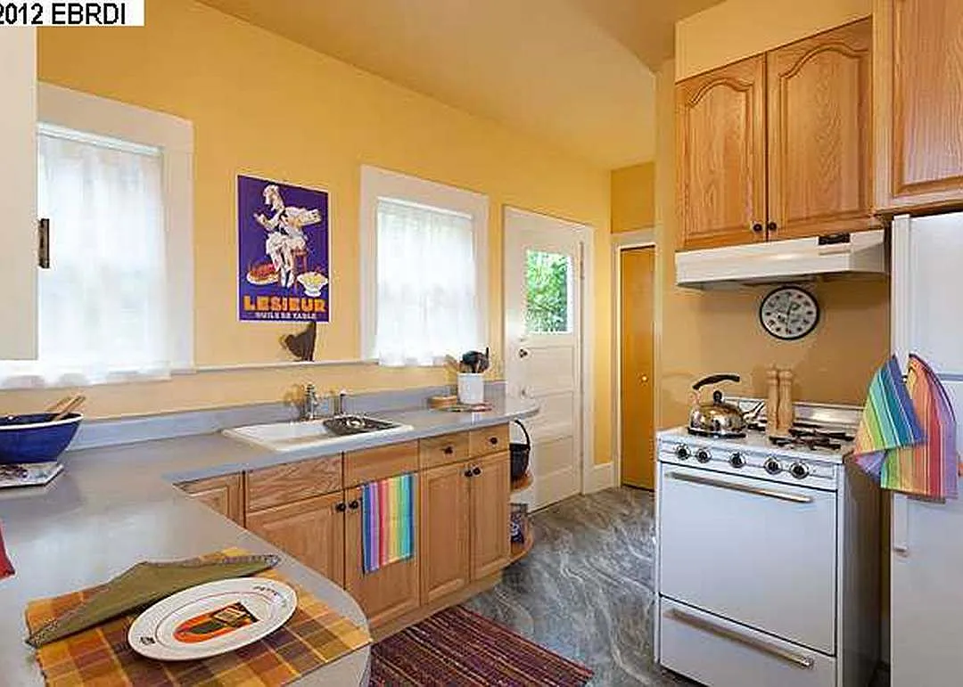 3 bed, 900 sqft, $4,200 — Photo 4