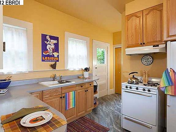 4th image of 2547 Piedmont Ave #1