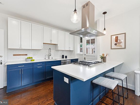 5th image of 11 Hamilton St NE