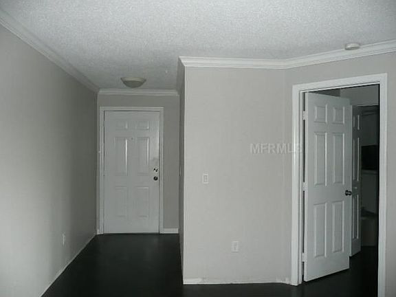 4th image of 1910 Summer Club Dr APT 214