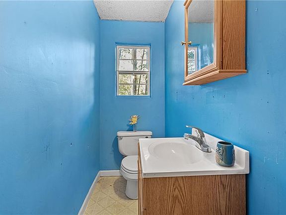 11th image of 25567 W Sycamore St
