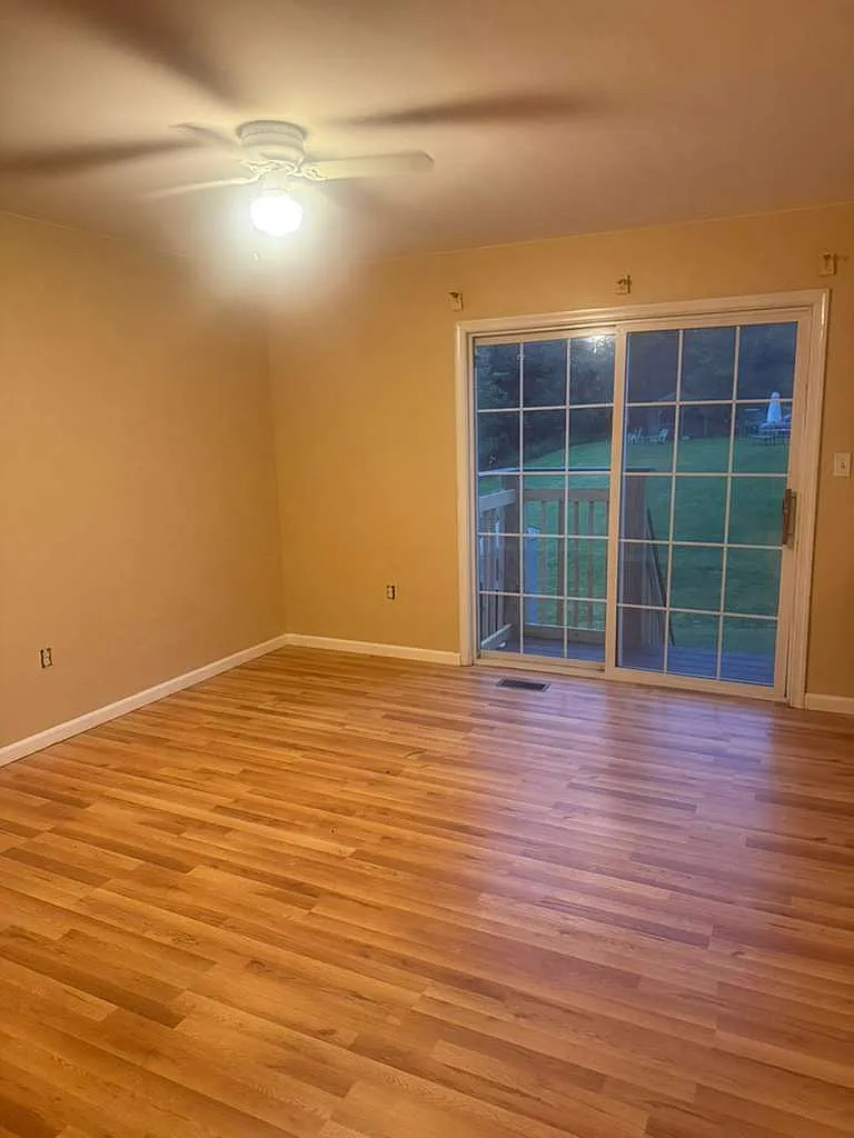 3 bed, 1672 sqft, $2,500 — Photo 2