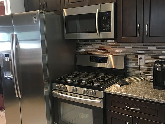 3rd image of 6556 Queens Park Ave
