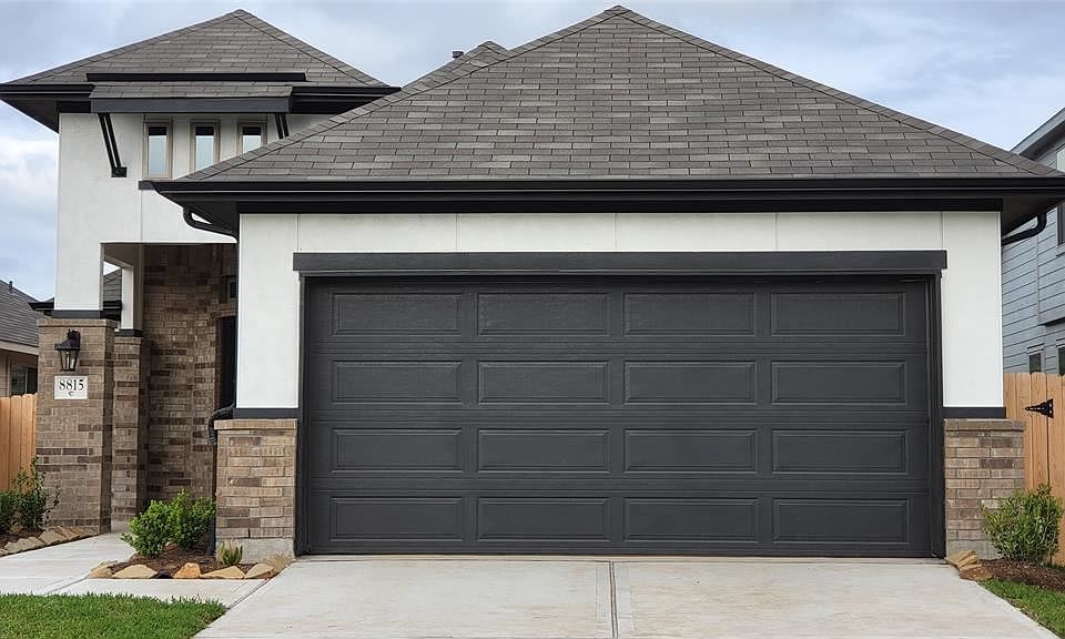 1st image of 8815 Oak Ivy Ln