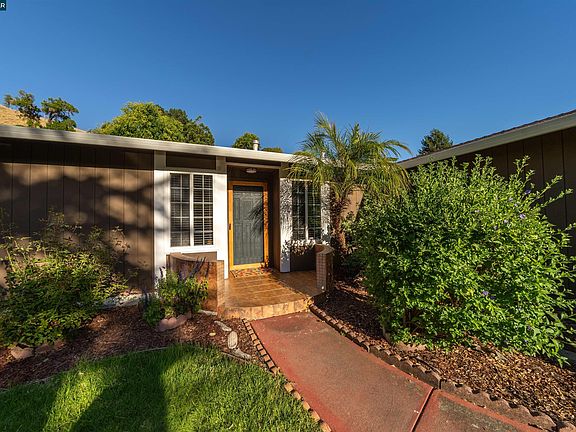 2nd image of 2983 Simas Ave
