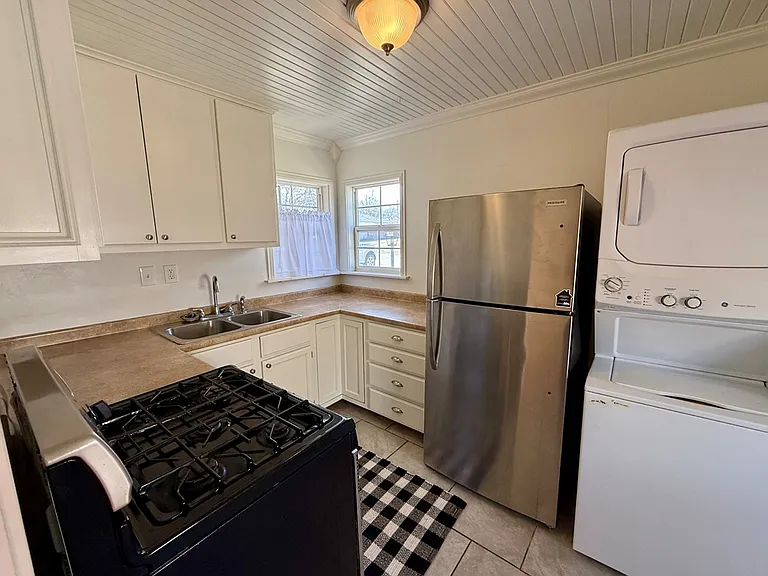 730 S Littler Ave — Photo 7