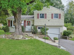 5 Seward Ct, Montrose, NY 10548