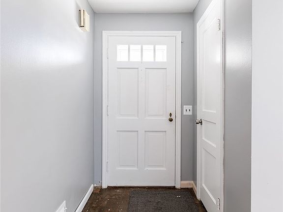 4th image of 62 Ayer St