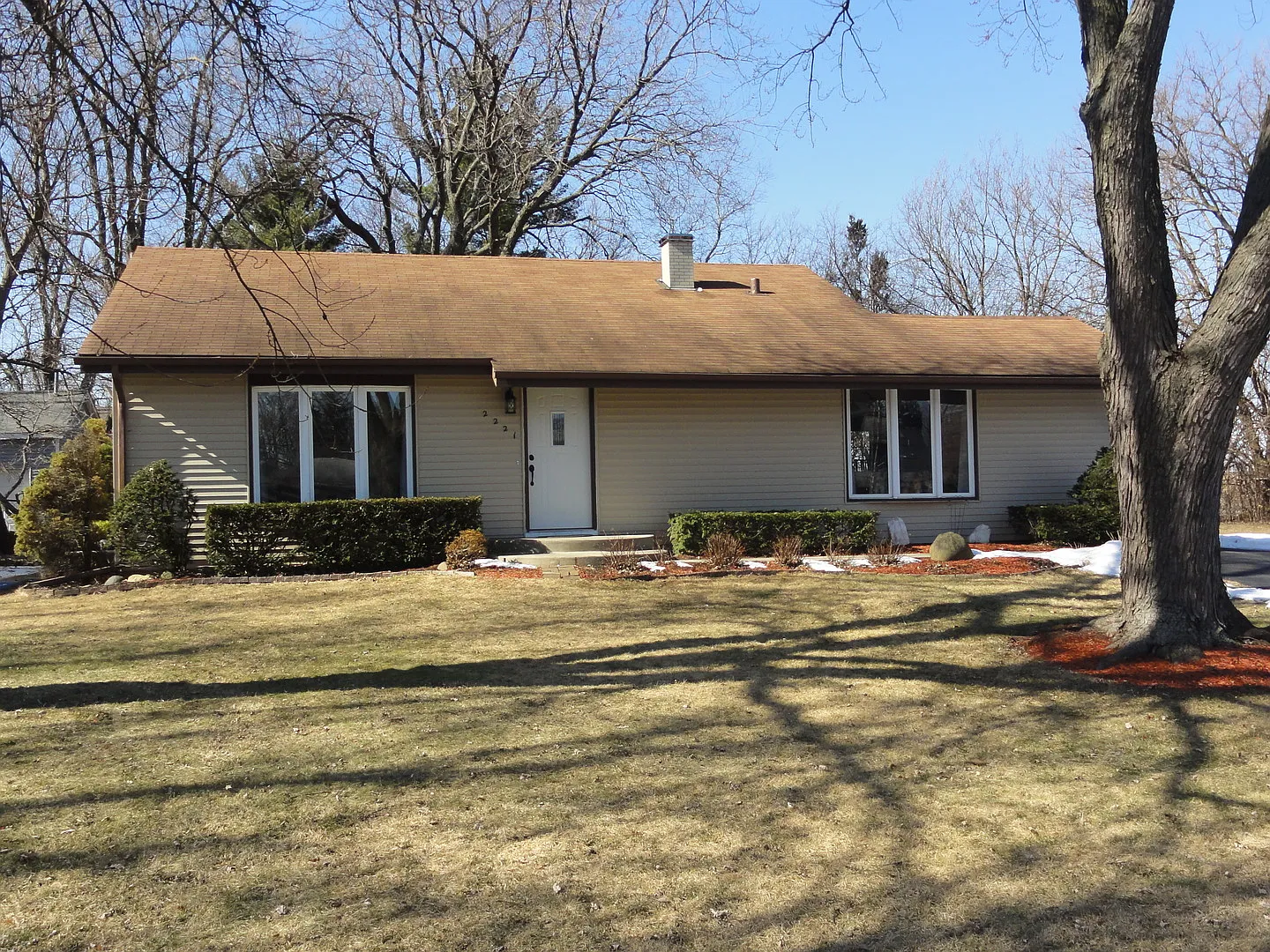 2221 Forest Ave photo 1