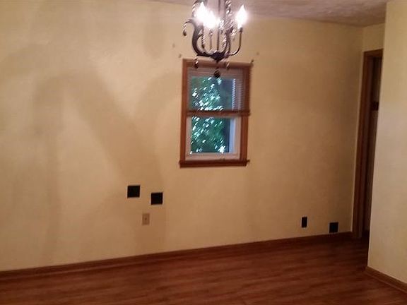 5th image of 515 S Main St