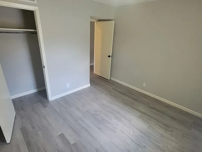 103 White St — Photo 12