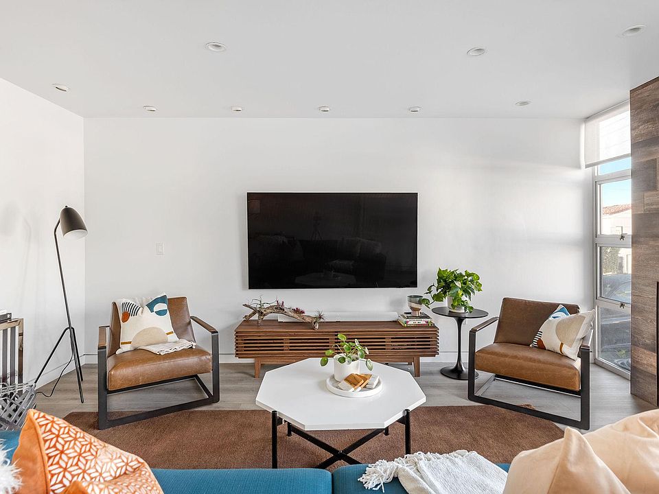 1st image of 1222 2nd St