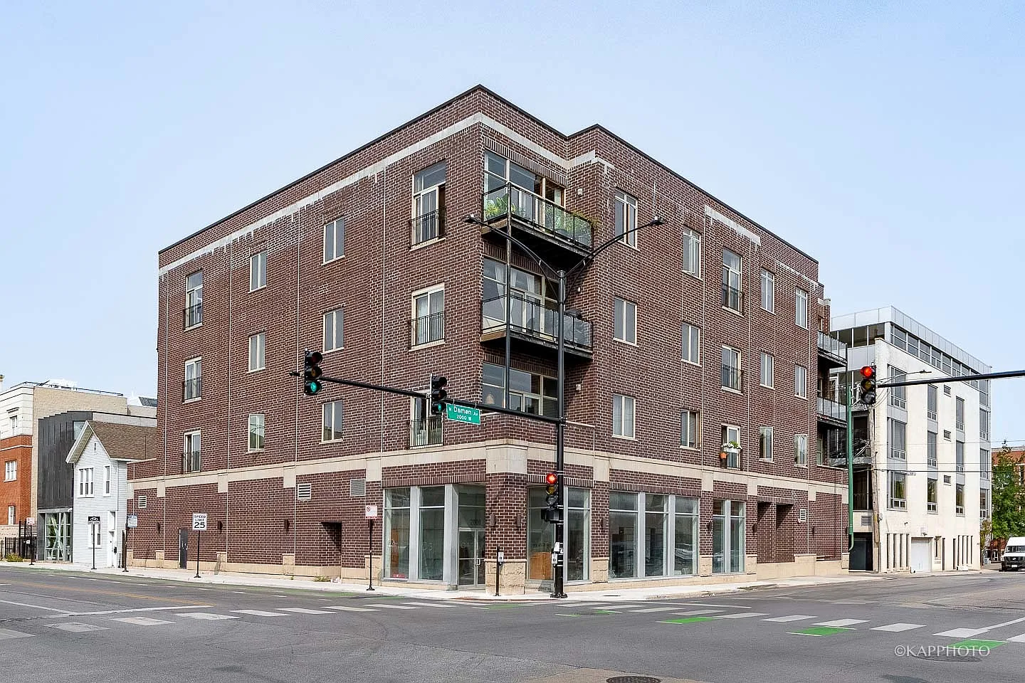 500 N Damen Ave APT 204 photo 1