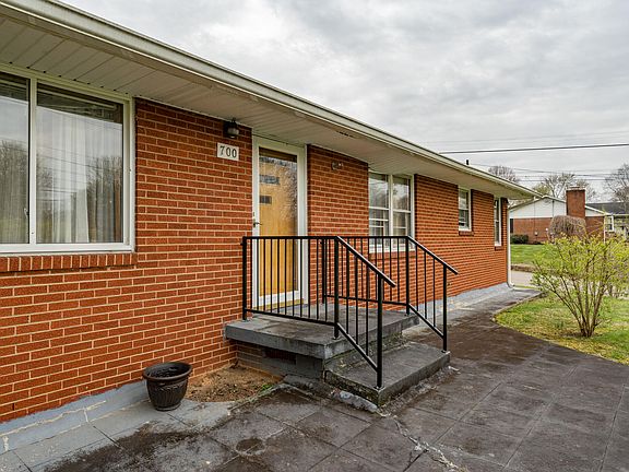 3rd image of 700 E Mountcastle Dr