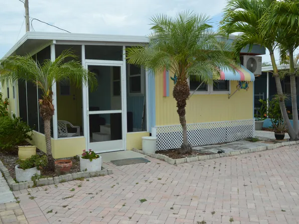 414 Papaya St #C, Goodland, FL 34140