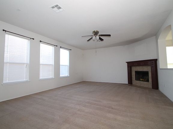 4th image of 5909 Bridgewood Dr