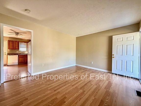 2nd image of 2882 Blue Ridge Dr