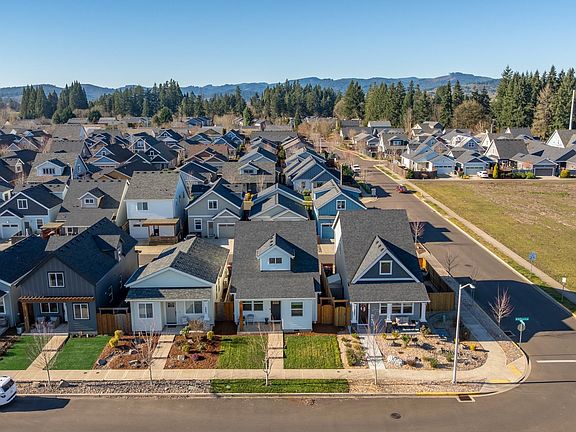 3rd image of 3695 NE McDonald Ln
