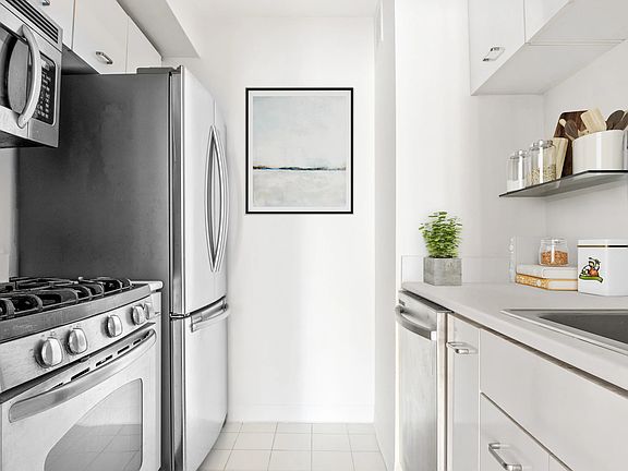 4th image of 445 5th Ave APT 30D