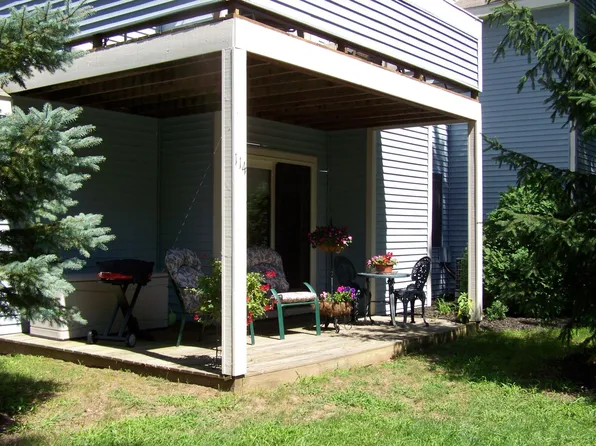 114 Yorktown Dr, Halfmoon, NY 12065