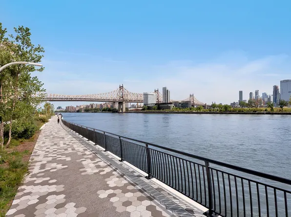 45 Sutton Place South image 13 of 18