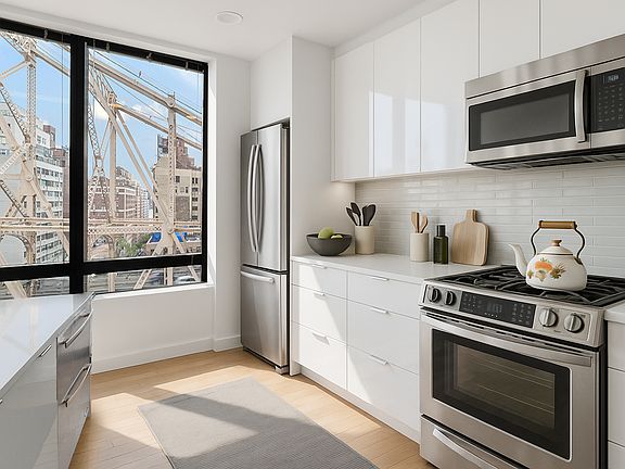 3rd image of 1113 York Ave APT 8C