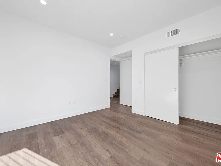1458 Butler Ave — Photo 23