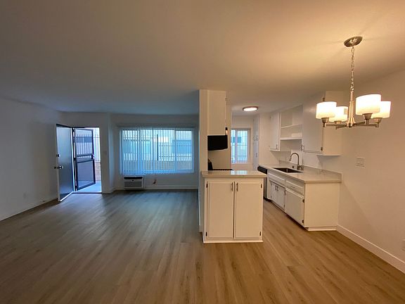 5th image of 3720 Watseka Ave APT 2