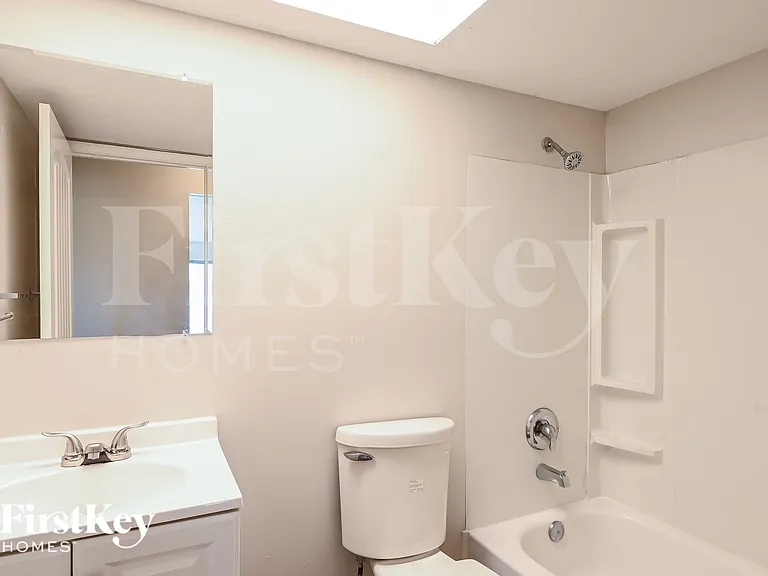 3710 Woodman Dr — Photo 16