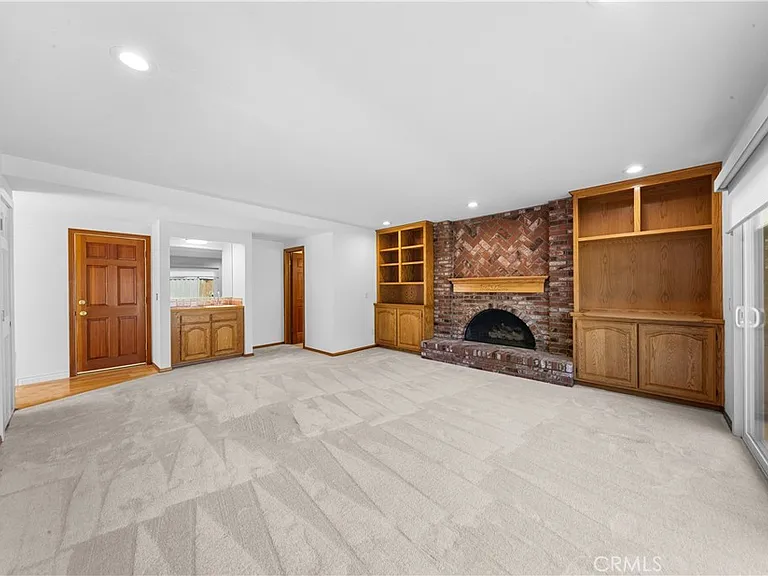 1518 Brentford Ave — Photo 12