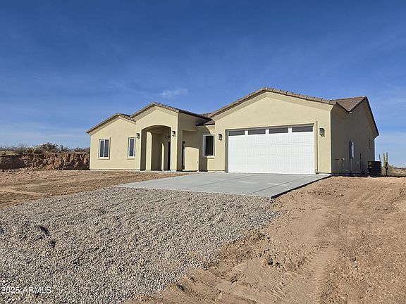 3rd image of 33406 W Campbell Avenue