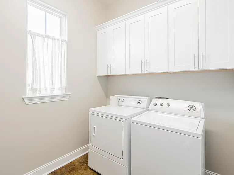 202 Student Ln — Photo 24