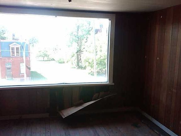 5th image of 2621 Palm St
