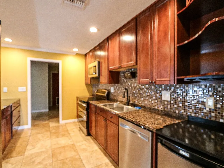 4419 W Euclid Ave — Photo 12