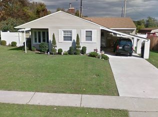 22 Gable Hill Rd, Levittown, PA 19057