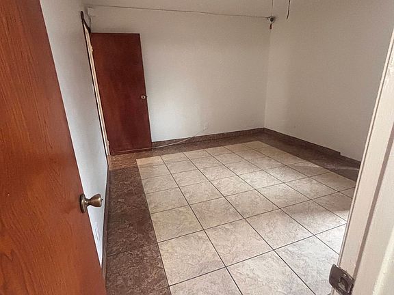 3rd image of 5157 Wood Ave