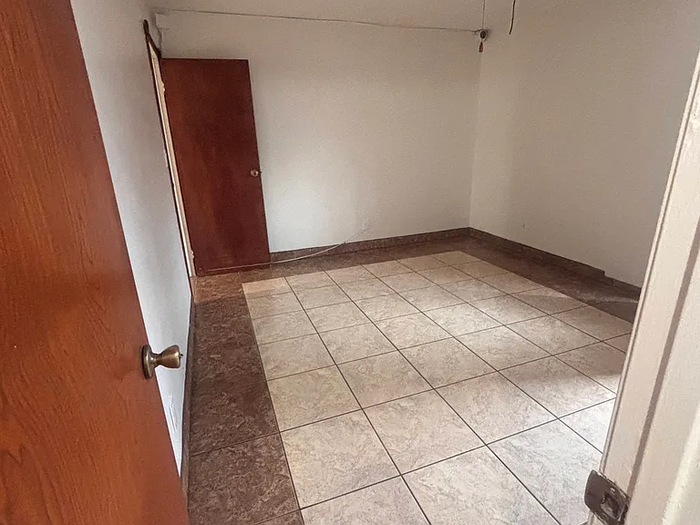 5157 Wood Ave — Photo 3