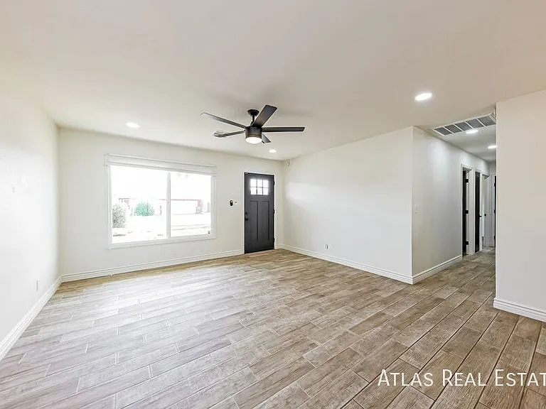 14820 N 36th Pl — Photo 5