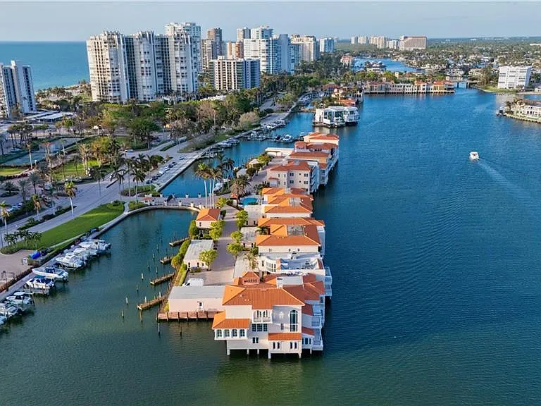 4000 Gulf Shore Blvd N #1400 — Photo 21
