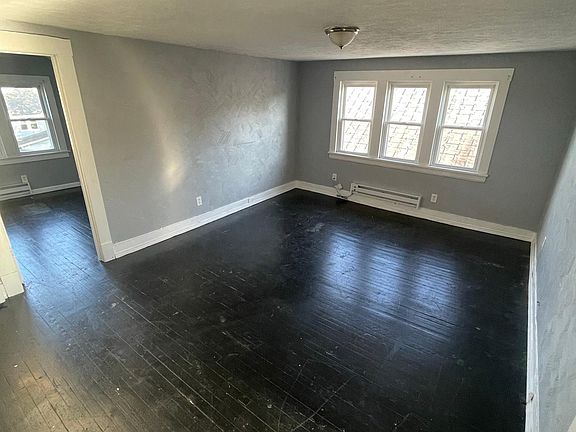 4th image of 3372 W 95th St #3