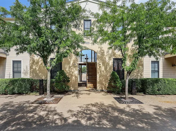 3420 Hiram St APT C2, Saint Charles, MO 63301