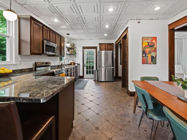 1507 Main St