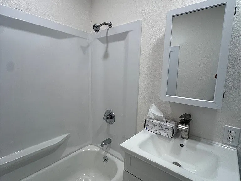 8220 Wall St — Photo 15