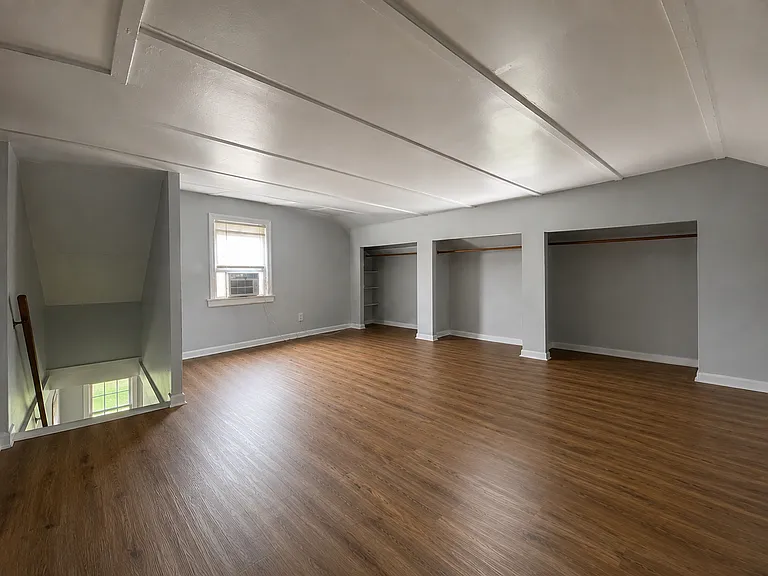 1105 Putnamville Ave — Photo 9