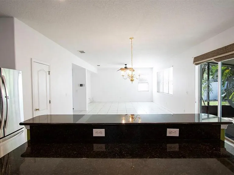 1412 Blackwater Pond Dr — Photo 11