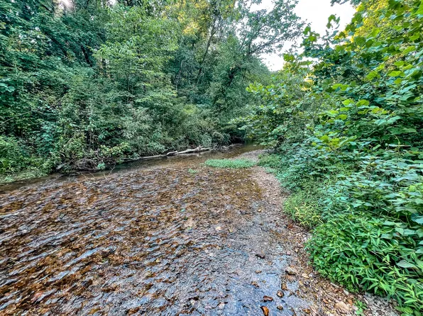 2712 Highway 100, Linden, TN 37096