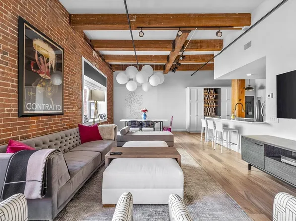 15 Sleeper St APT 206, Boston, MA 02210