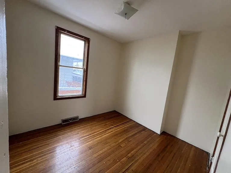1324 Blandina St — Photo 2